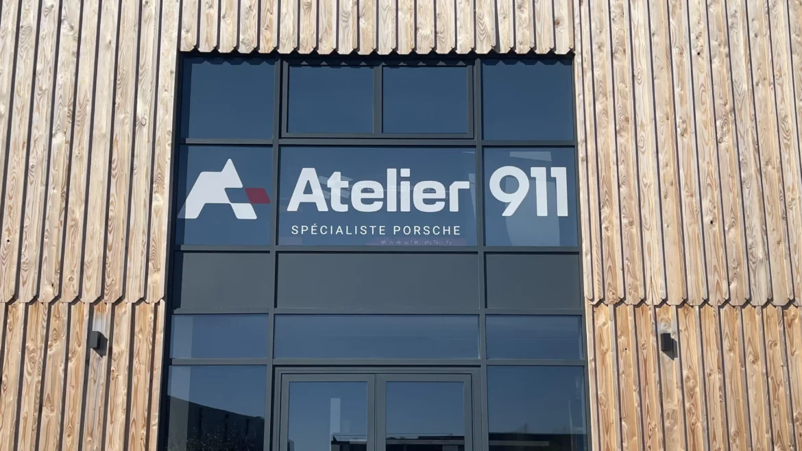 Microperforé, impression quadri latex, signalétique enseigne