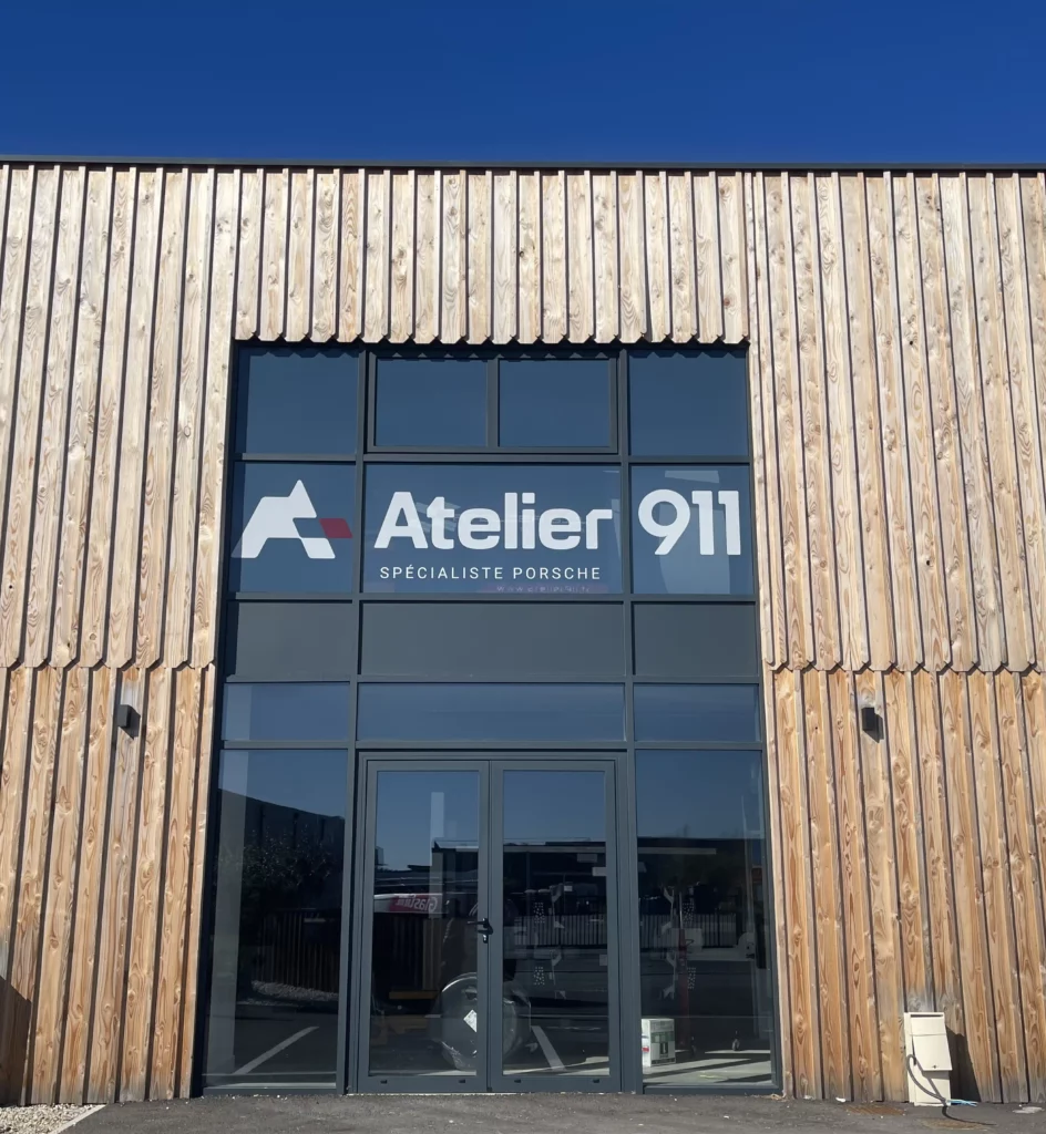 Microperforé, impression quadri latex, signalétique enseigne