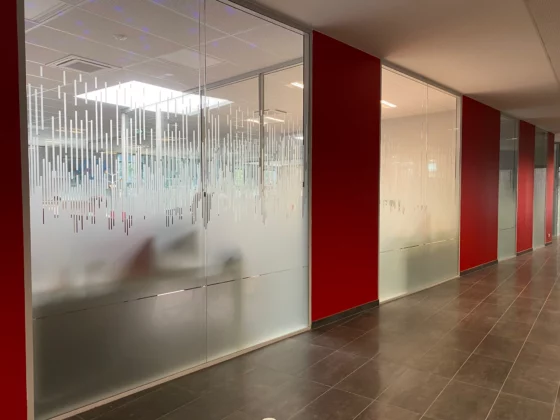 Vitrophanie, décoration, vis à vis