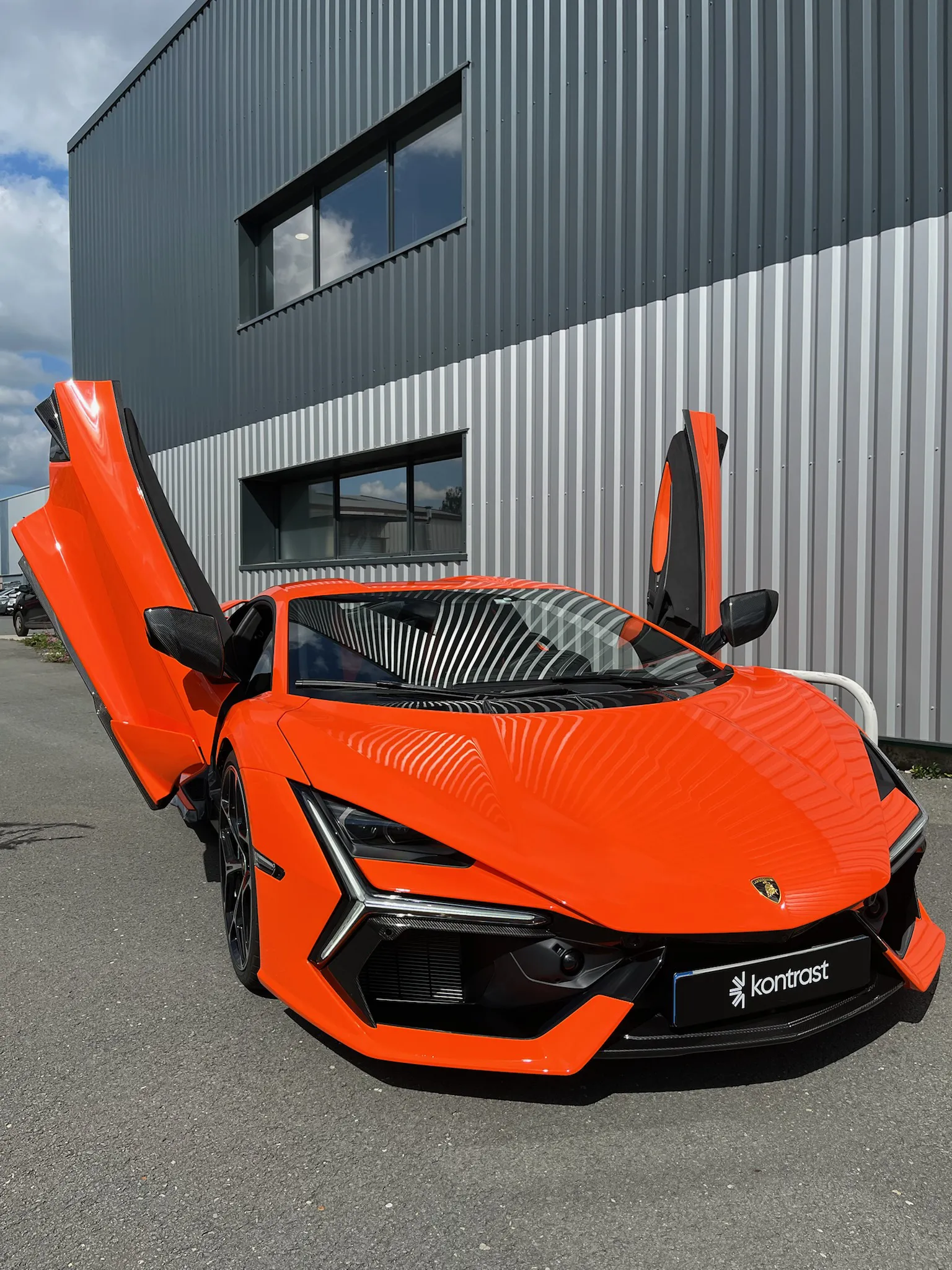 PPF Protection carrosserie Lamborghini revuelto Kontrast Bordeaux