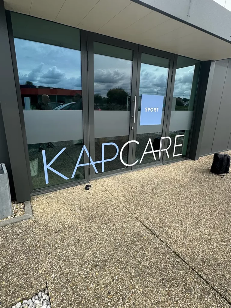 vitrophanie film adhésif décoratif cabinet santé sport Mérignac