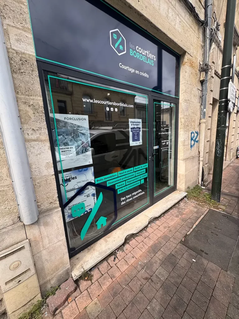 enseigne panneau vitrophanie film décoratif commerce Bordeaux Bègle logo services