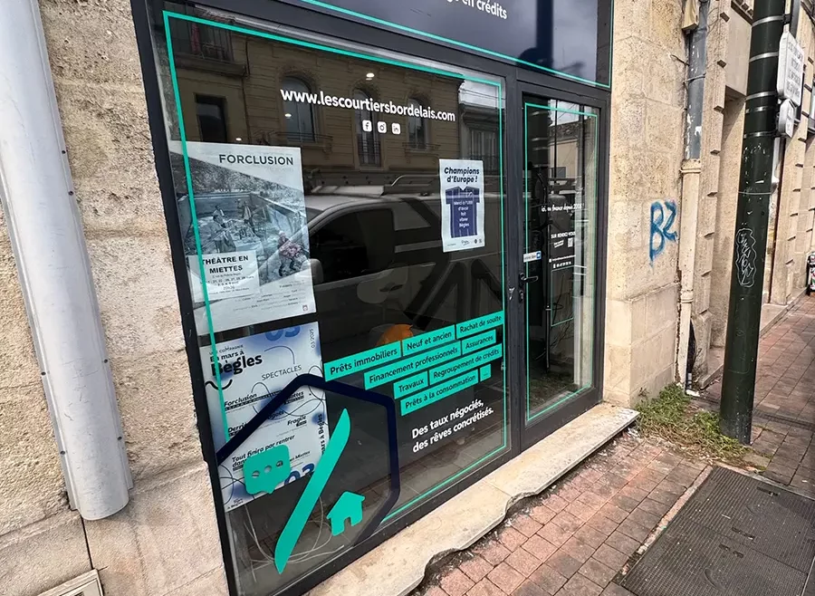 enseigne panneau vitrophanie film décoratif commerce Bordeaux Bègle logo services