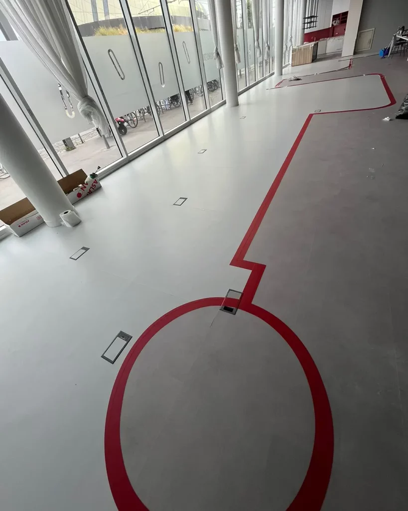 marquage au sol intérieur espace professionnel signalétique bureaux open space coworking