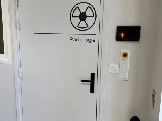 signaletique intérieure panneau conformité réglementaire